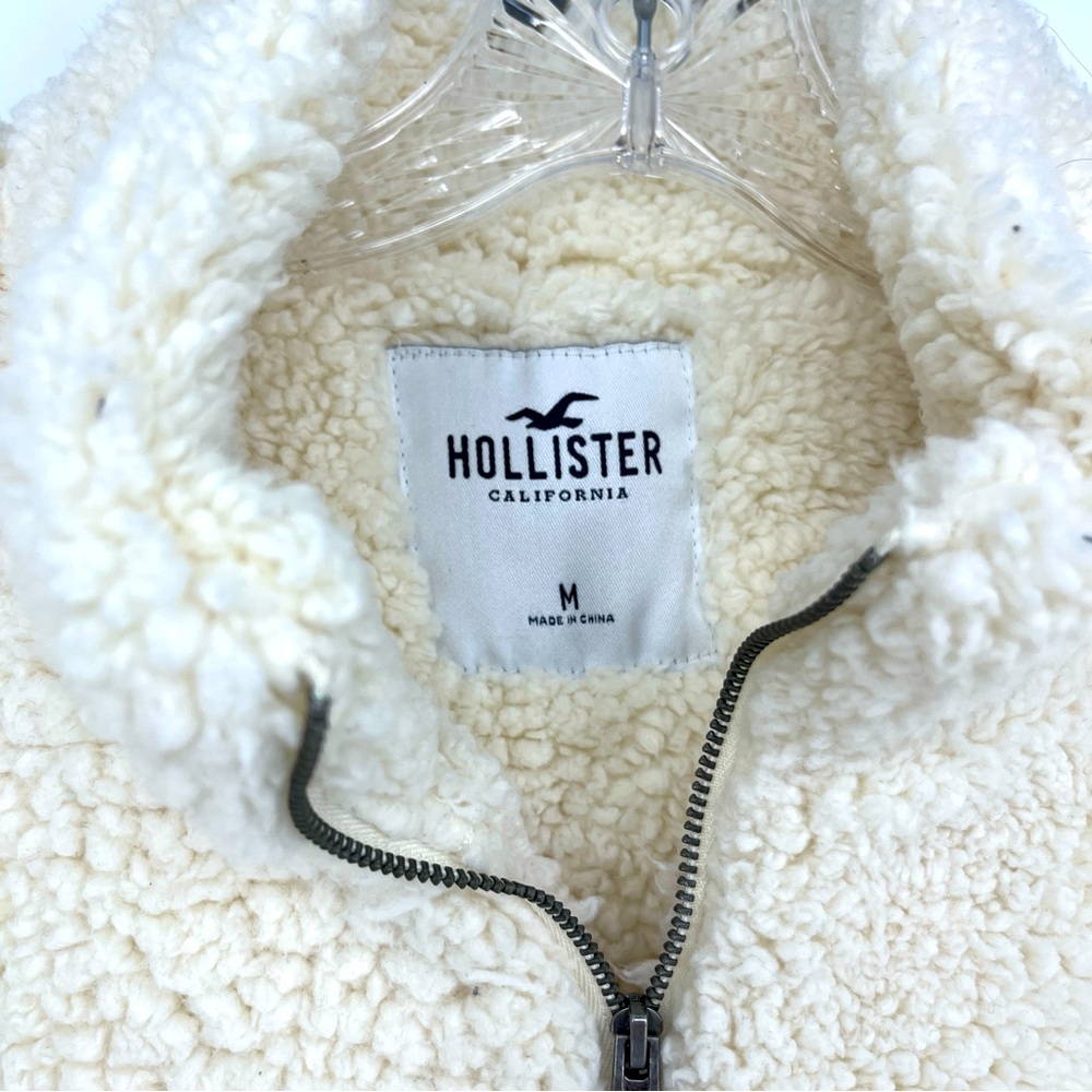 Hollister Teddy Bear White Pullover Quarter Zip Jacket Sweater Size Medium - Picture 2 of 5